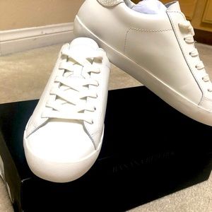 Banana Republic New Lace Up women’s sneakers white size 8.5